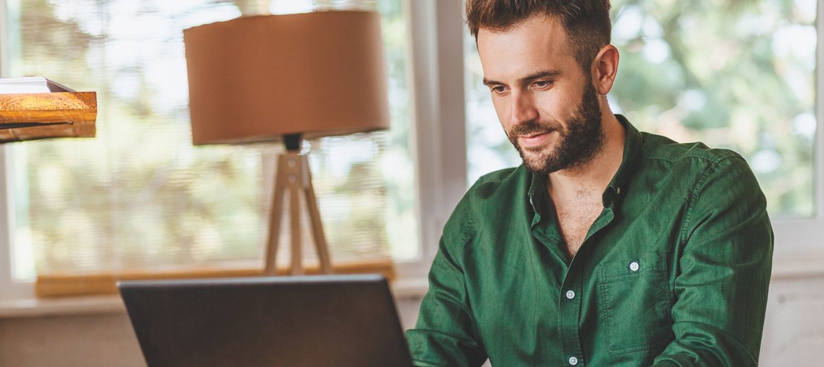 Como Se Sair Bem em Uma Entrevista de Emprego Online: Dicas Práticas